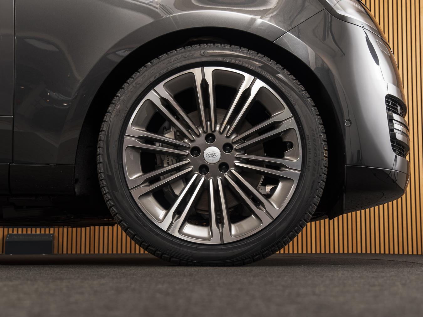 Land Rover Range Rover P460e HSE