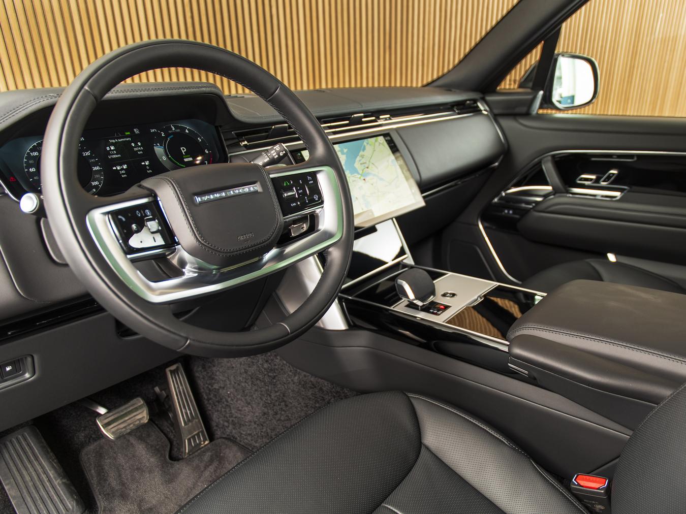 Land Rover Range Rover P460e HSE