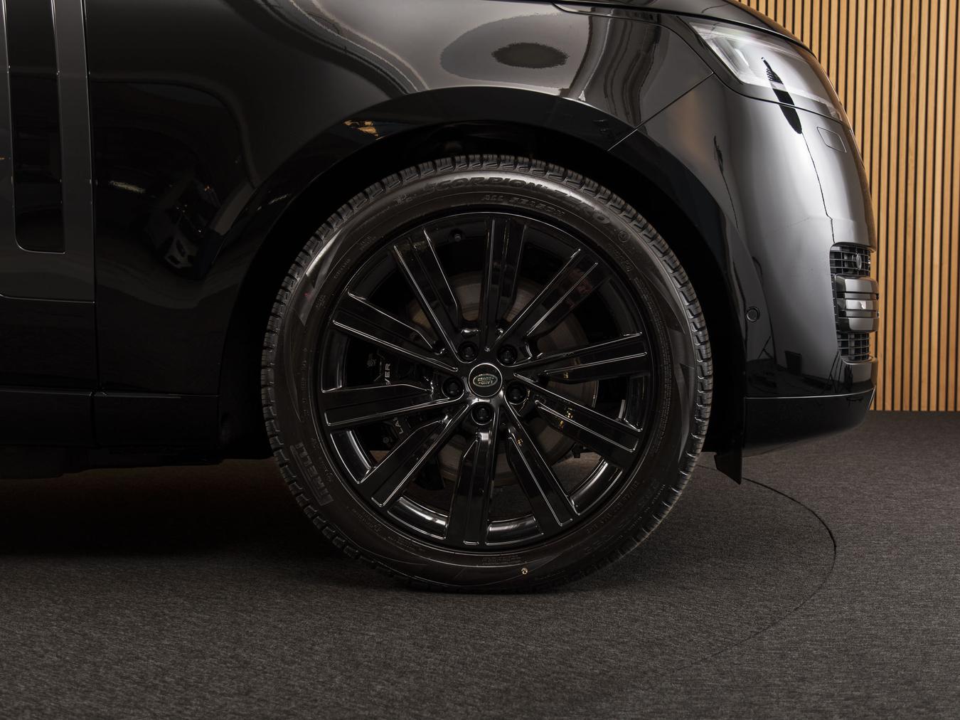 Land Rover Range Rover P460e HSE