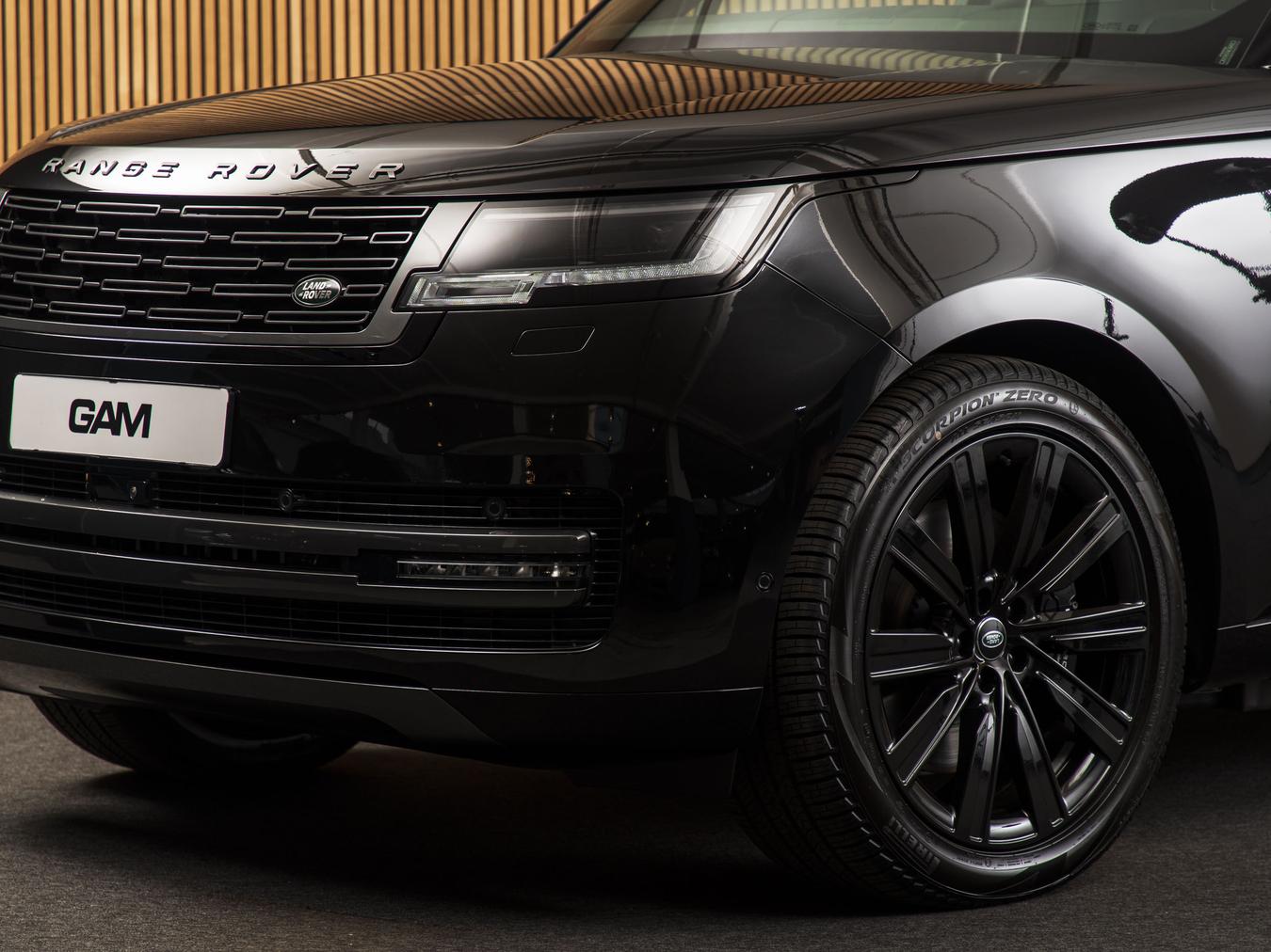 Land Rover Range Rover P460e HSE