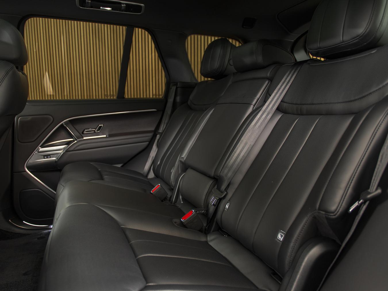 Land Rover Range Rover P460e HSE