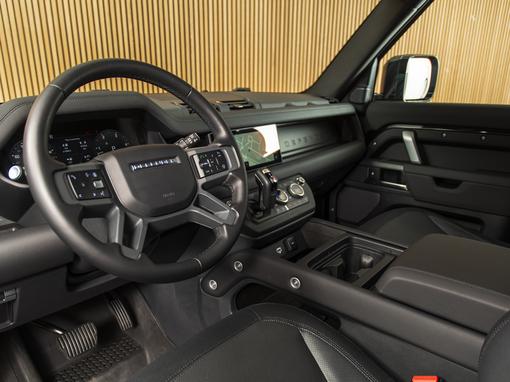 Land Rover Defender 110 D250 X Dynamic SE