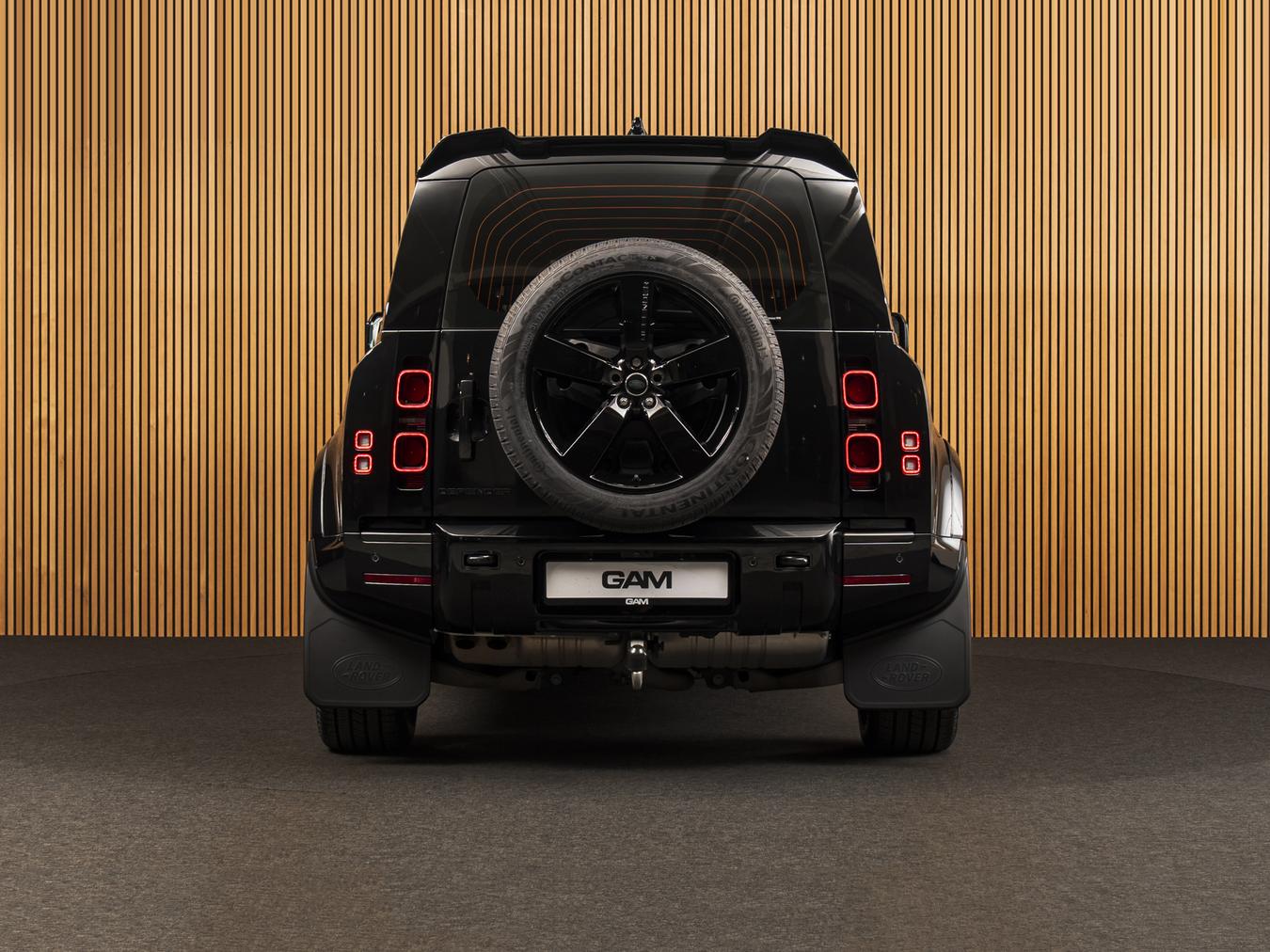 Land Rover Defender 110 D250 X Dynamic SE