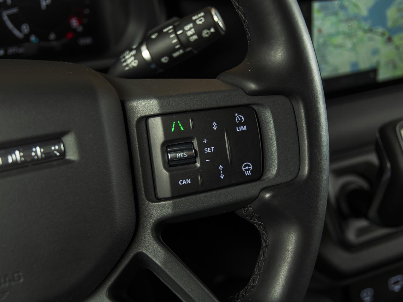 Land Rover Defender 110 D250 X Dynamic SE