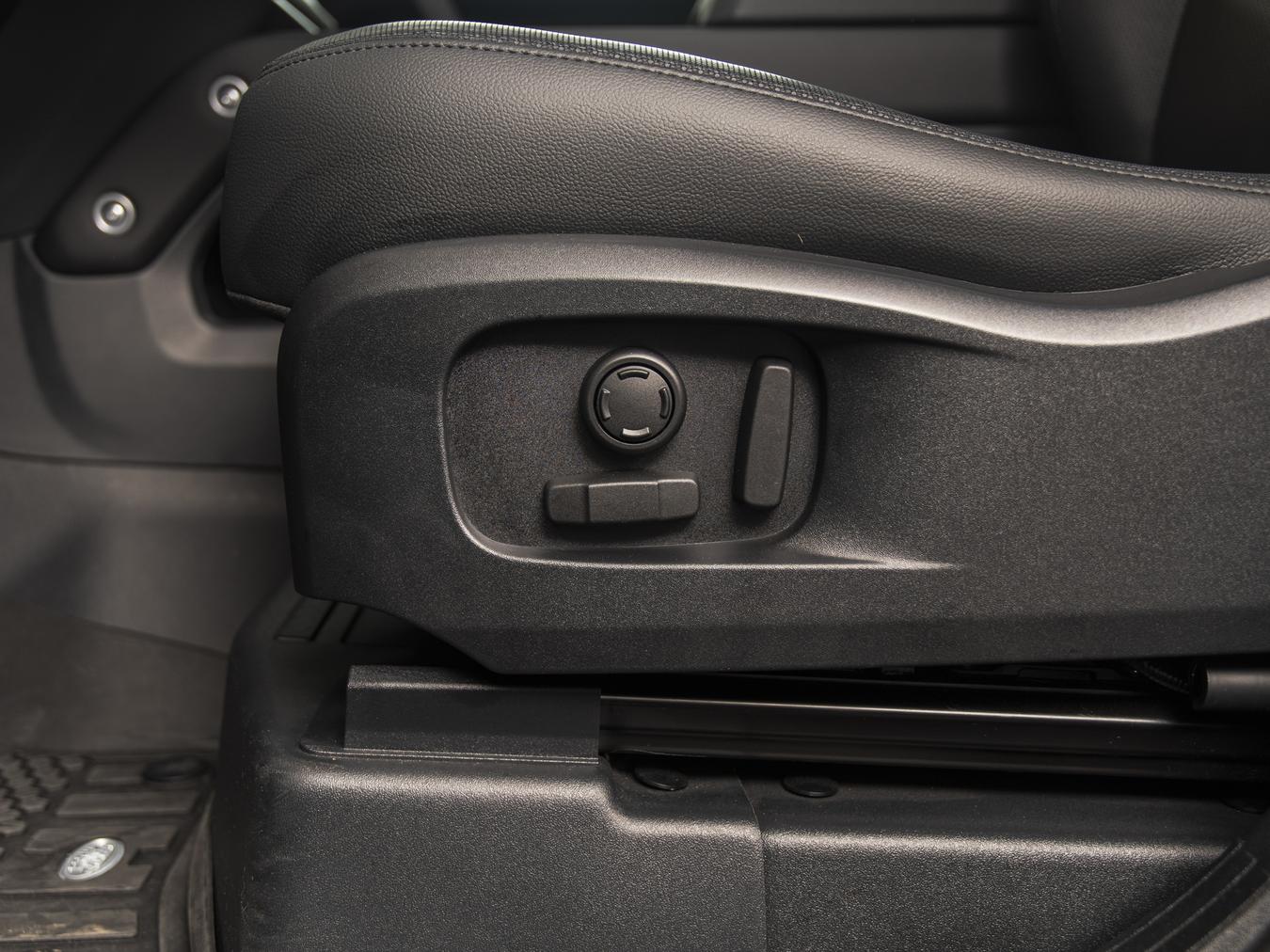 Land Rover Defender 110 D250 X Dynamic SE