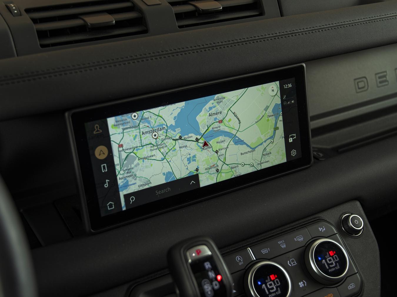 Land Rover Defender 110 D250 X Dynamic SE