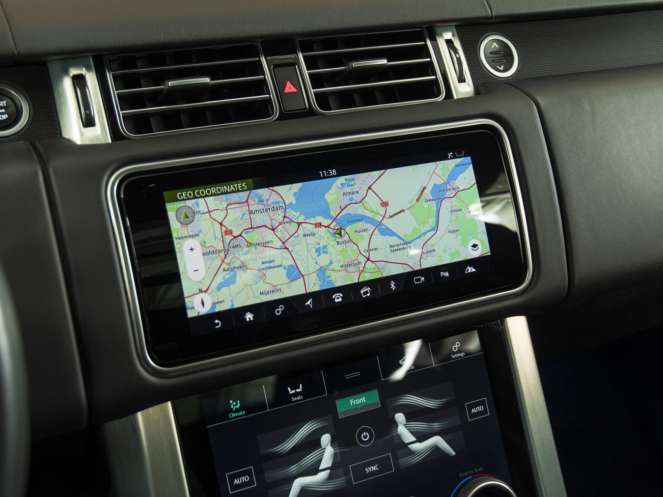 Land Rover Range Rover P400e Vogue