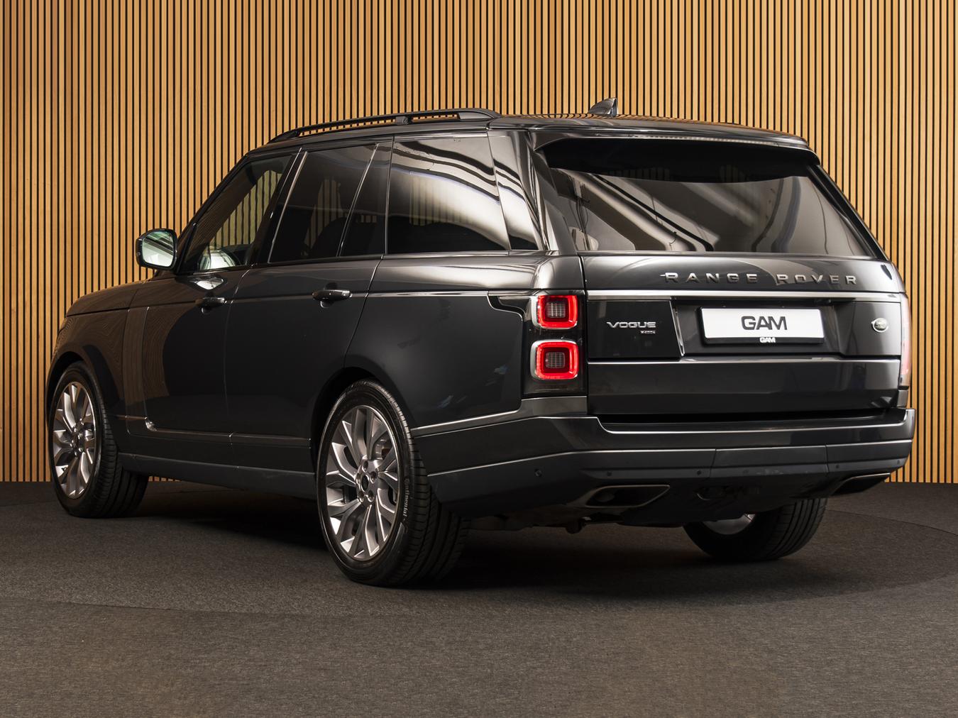 Land Rover Range Rover P400e Vogue