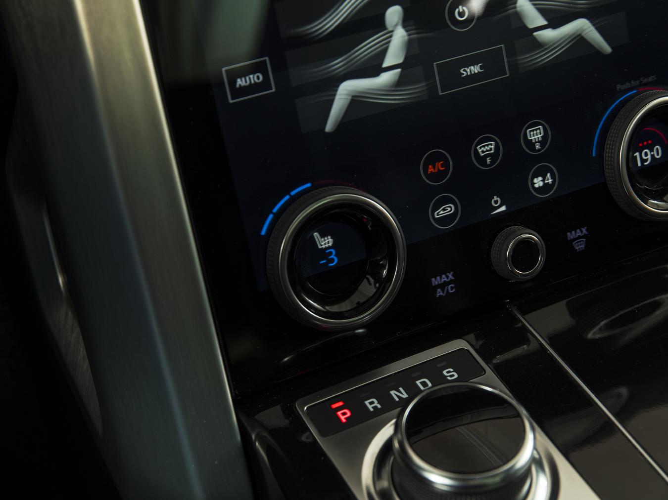 Land Rover Range Rover P400e Vogue