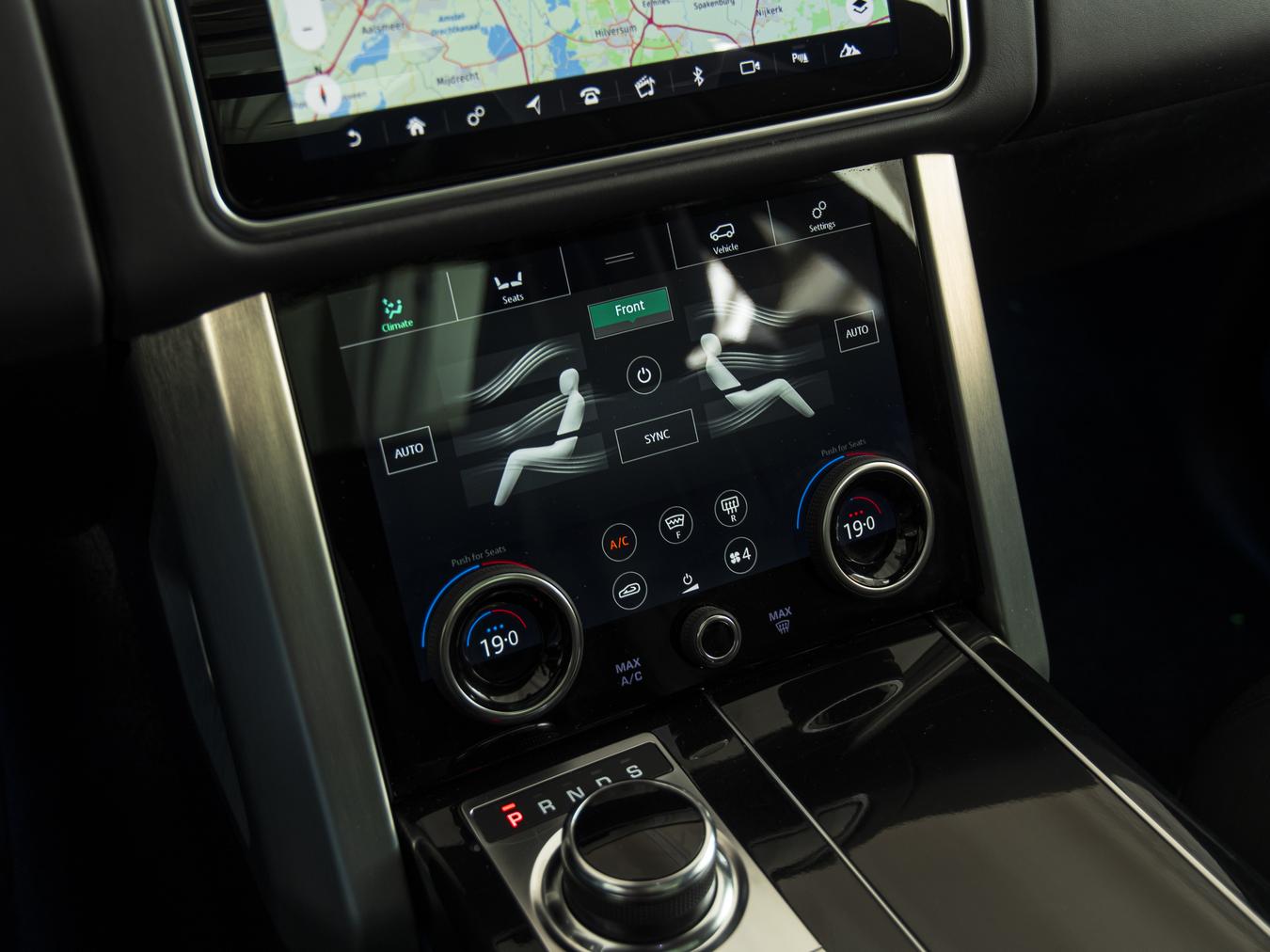 Land Rover Range Rover P400e Vogue