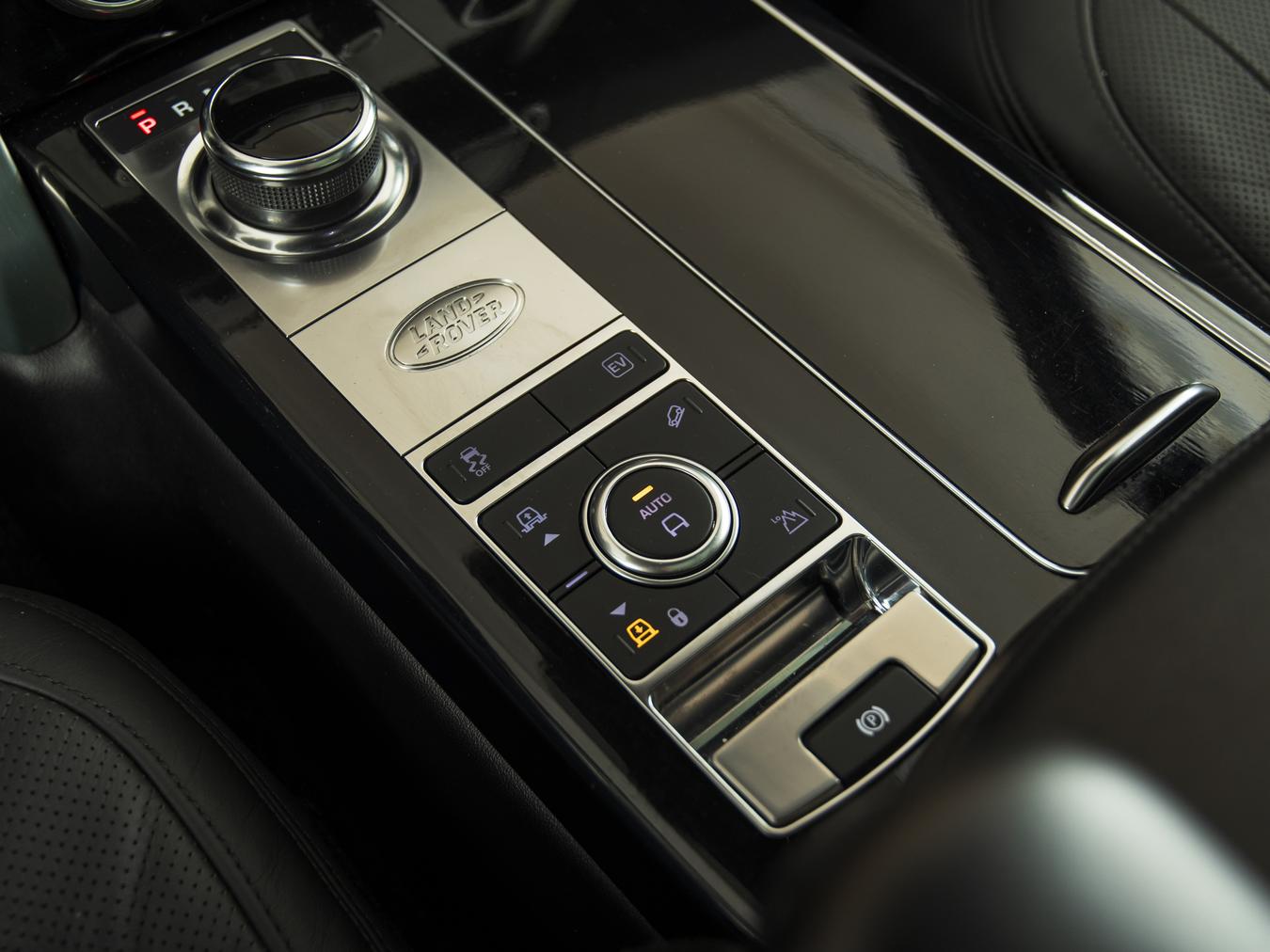 Land Rover Range Rover P400e Vogue
