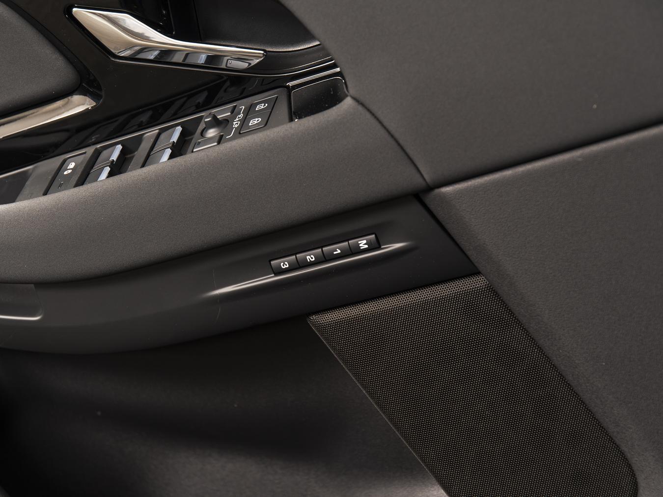 Land Rover Range Rover Evoque P270e R-Dynamic SE