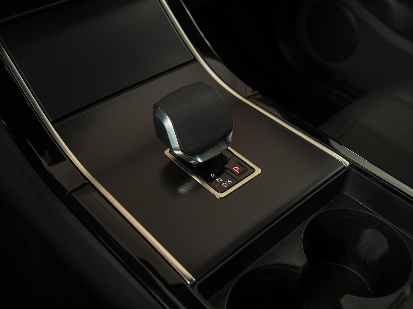 Land Rover Range Rover Evoque P270e R-Dynamic SE