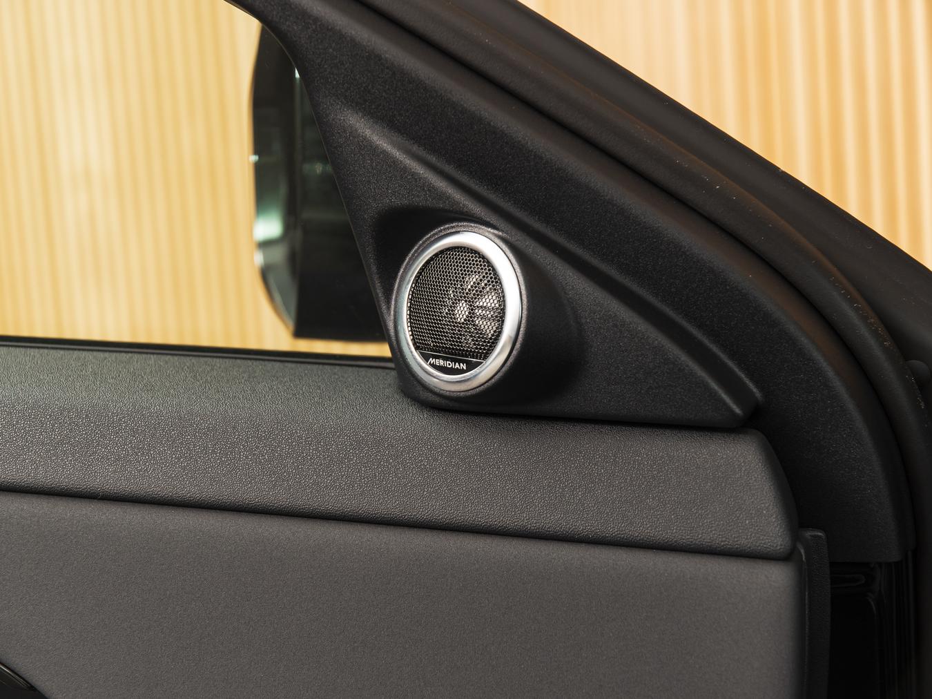 Land Rover Range Rover Evoque P270e R-Dynamic SE