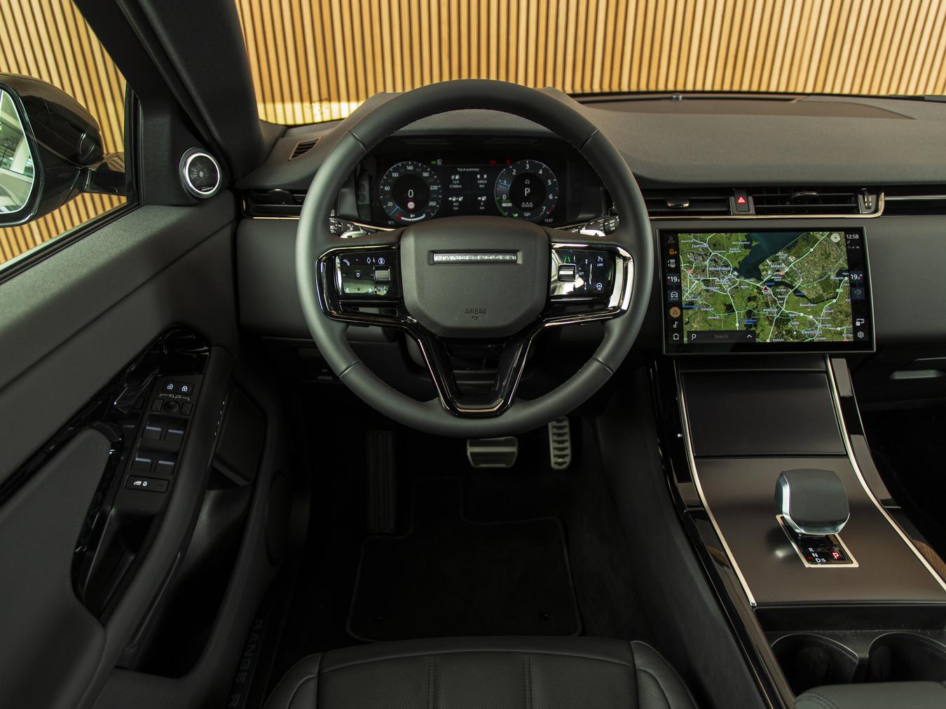 Land Rover Range Rover Evoque P270e R-Dynamic SE