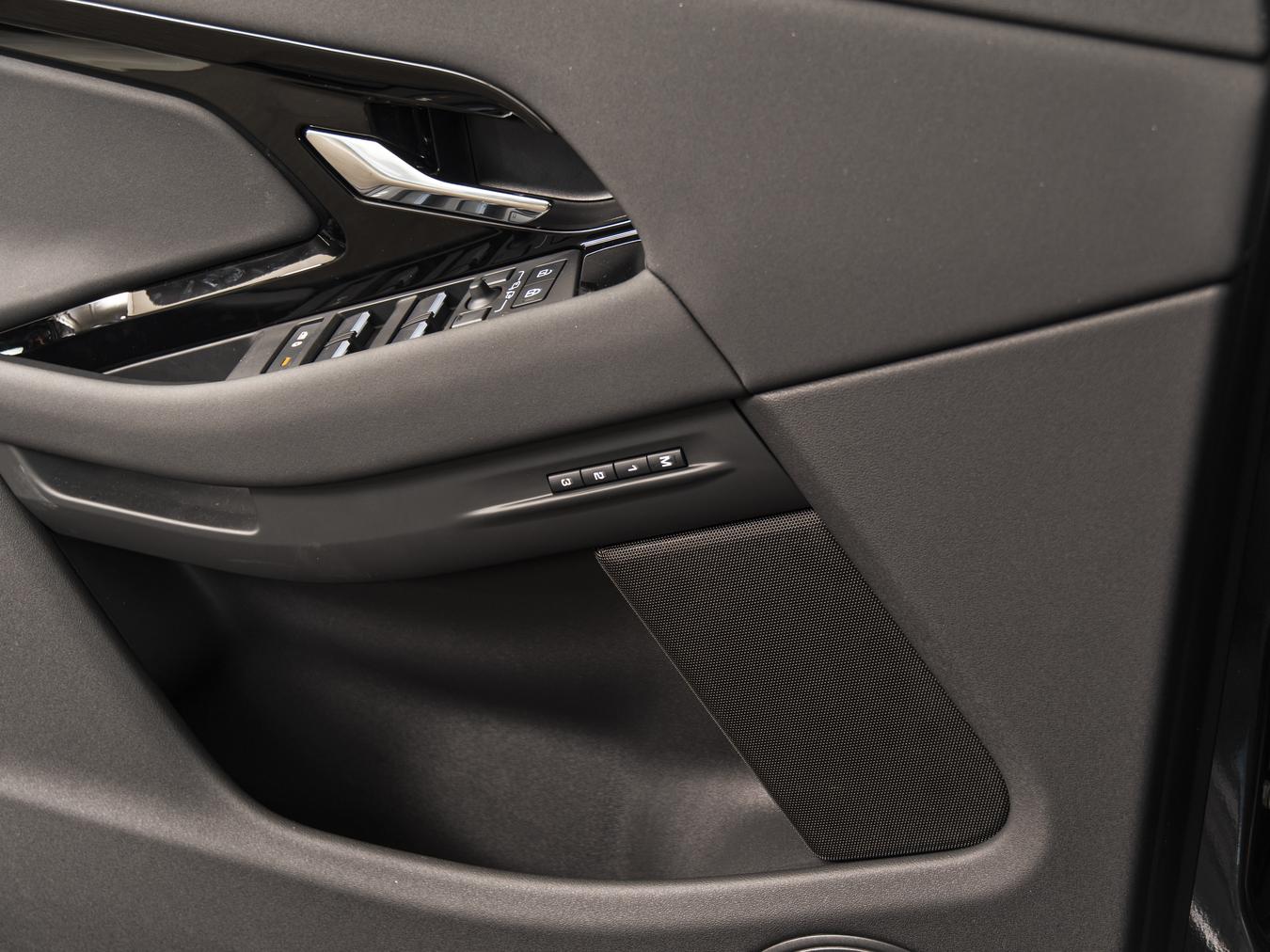 Land Rover Range Rover Evoque P270e R-Dynamic SE