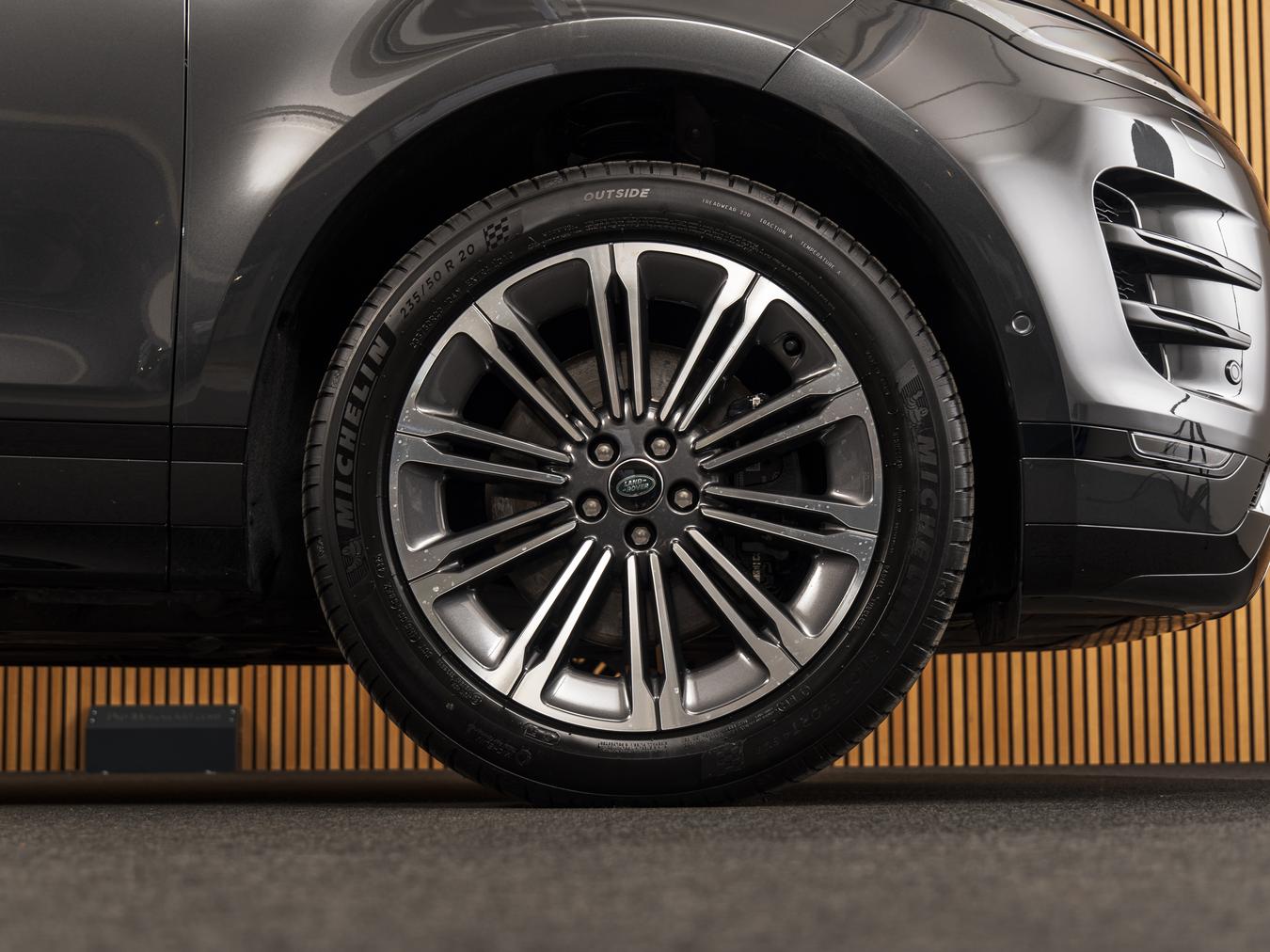 Land Rover Range Rover Evoque P270e R-Dynamic SE