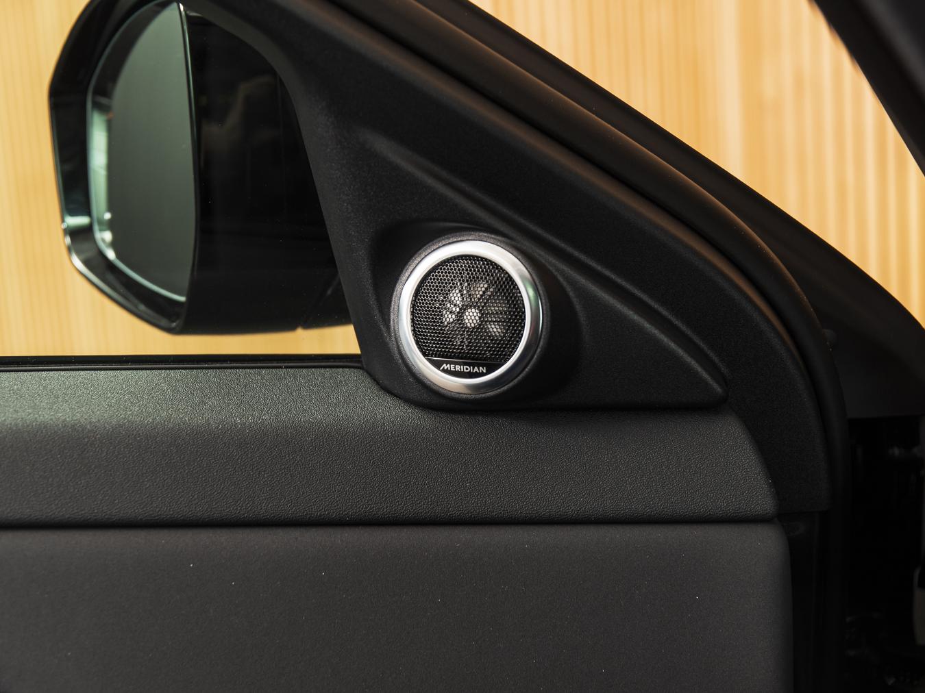 Land Rover Range Rover Evoque P270e R-Dynamic SE