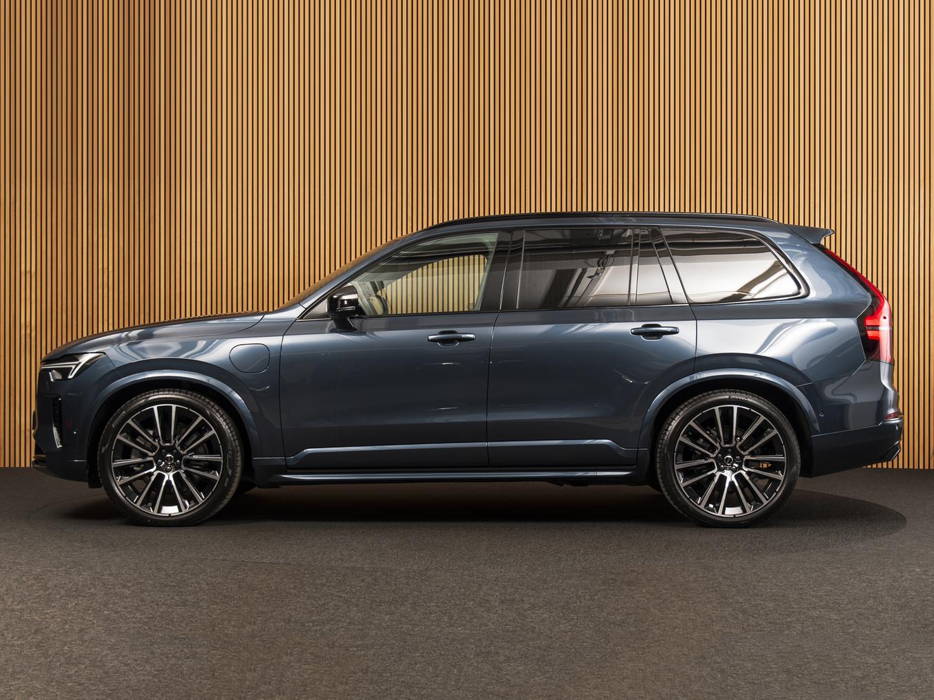 Volvo XC90 T8 AWD Ultra Dark
