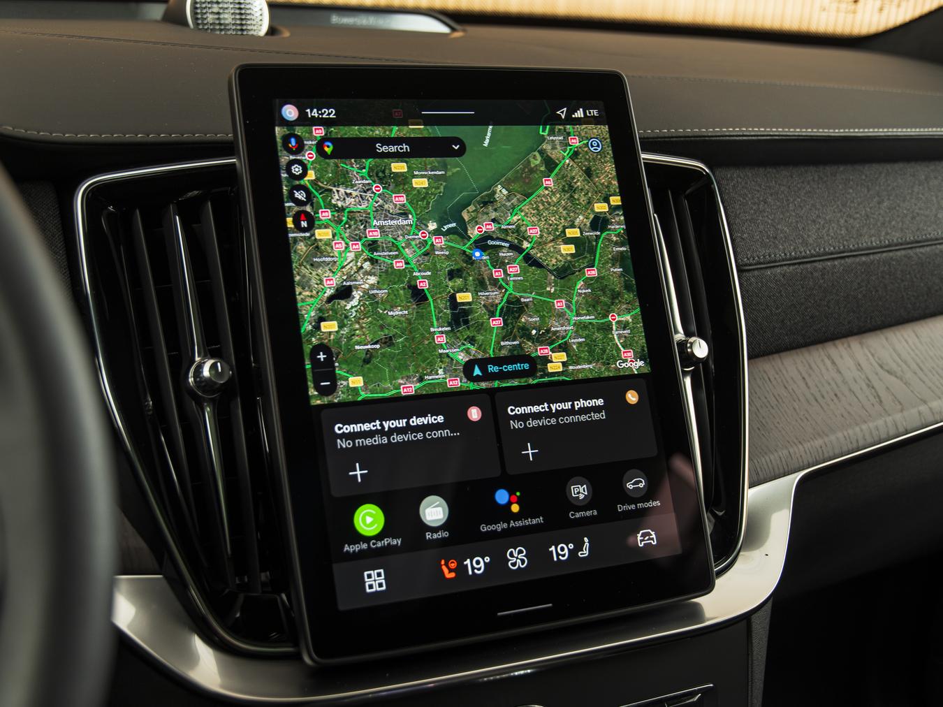 Volvo XC90 T8 AWD Ultra Dark