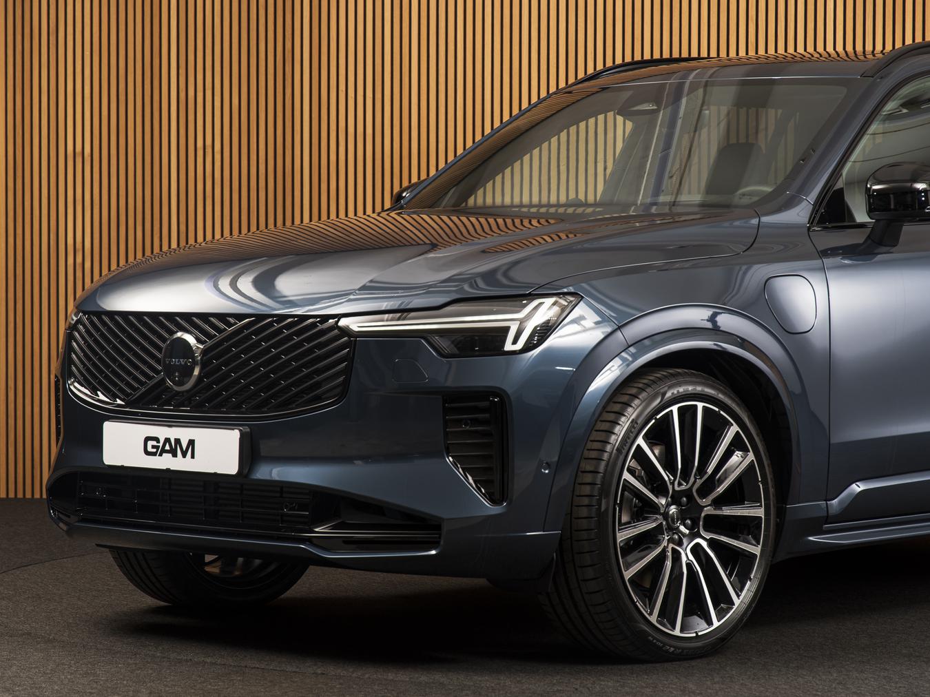 Volvo XC90 T8 AWD Ultra Dark