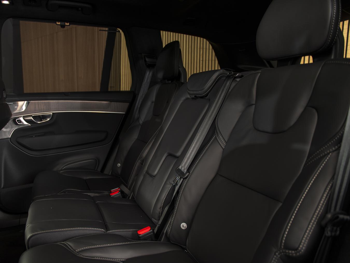 Volvo XC90 T8 AWD Ultra Dark