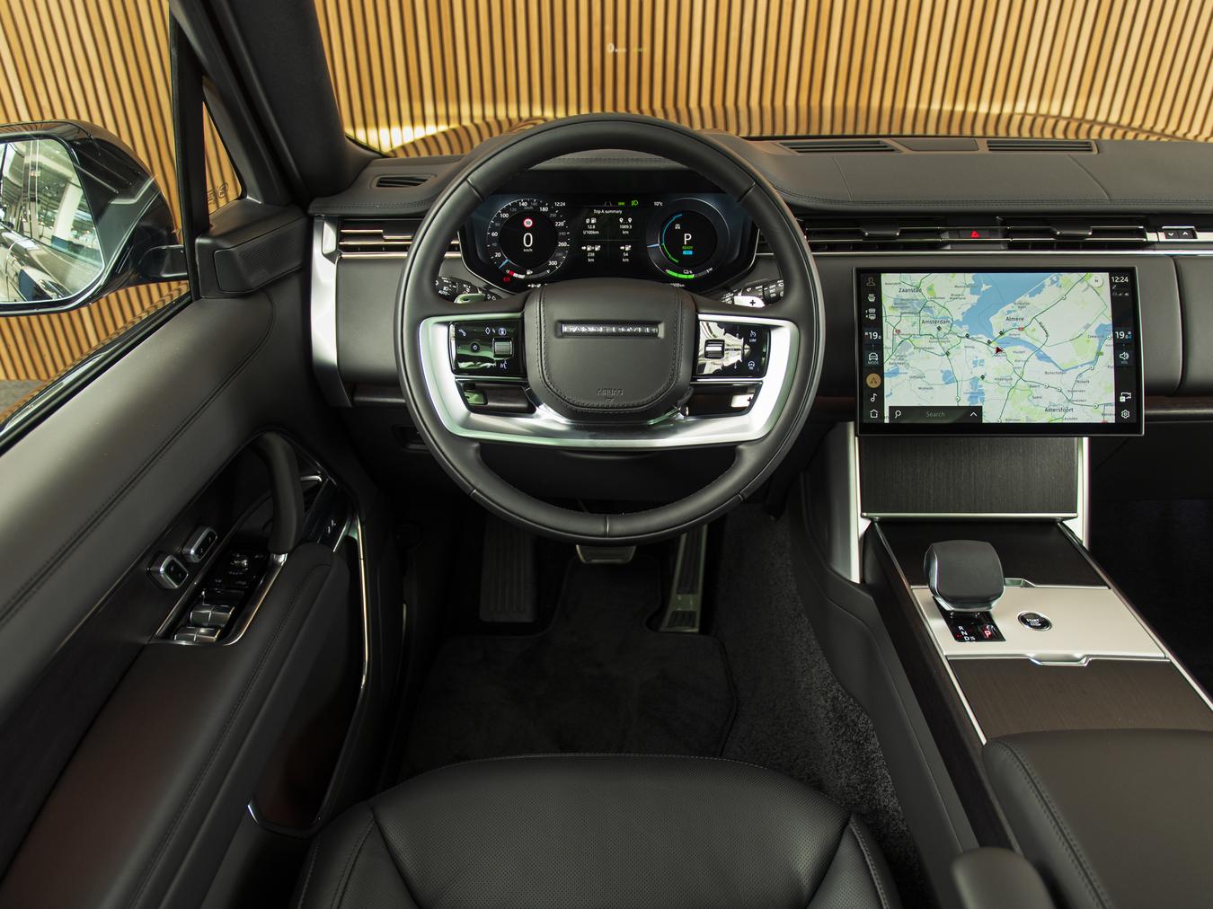 Land Rover Range Rover P460e HSE