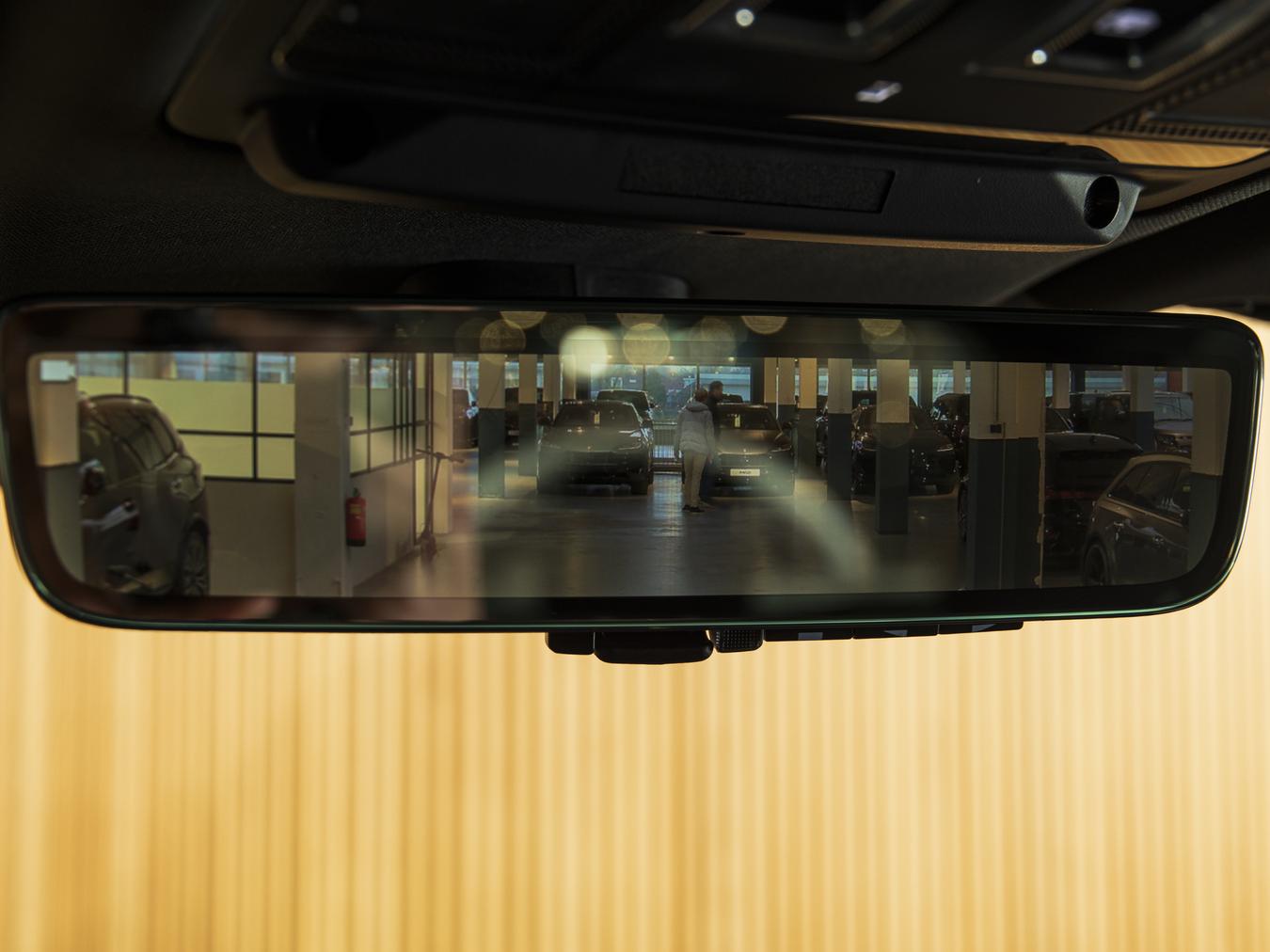 Land Rover Defender 110 X-Dynamic HSE P300e