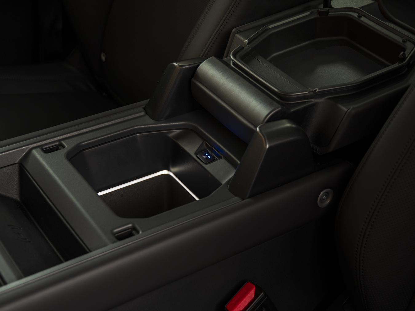 Land Rover Defender 110 X-Dynamic HSE P300e