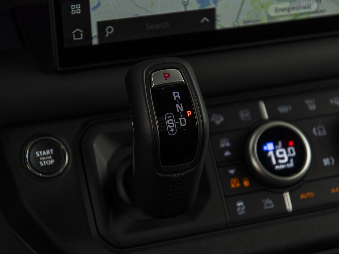 Land Rover Defender 110 X-Dynamic HSE P300e