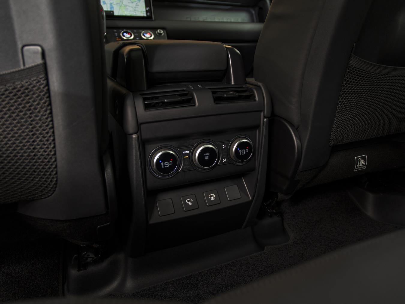 Land Rover Defender 110 X-Dynamic HSE P300e