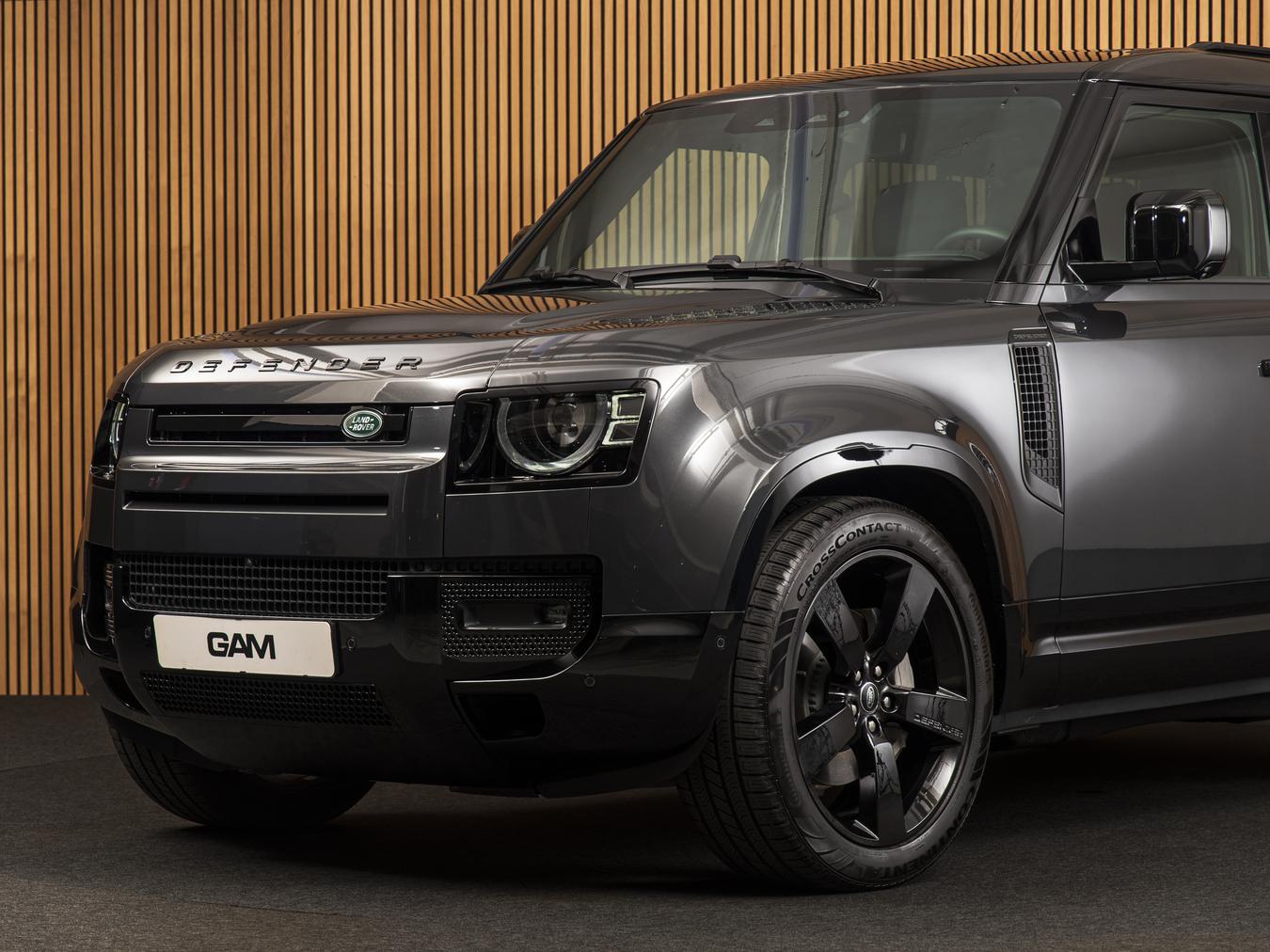 Land Rover Defender 110 X-Dynamic HSE P300e