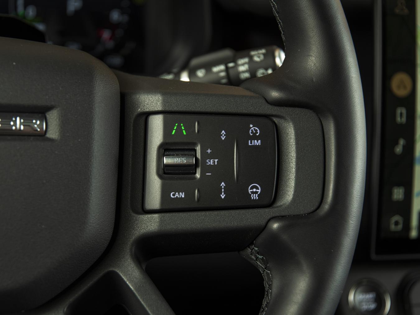 Land Rover Defender 110 X-Dynamic HSE P300e