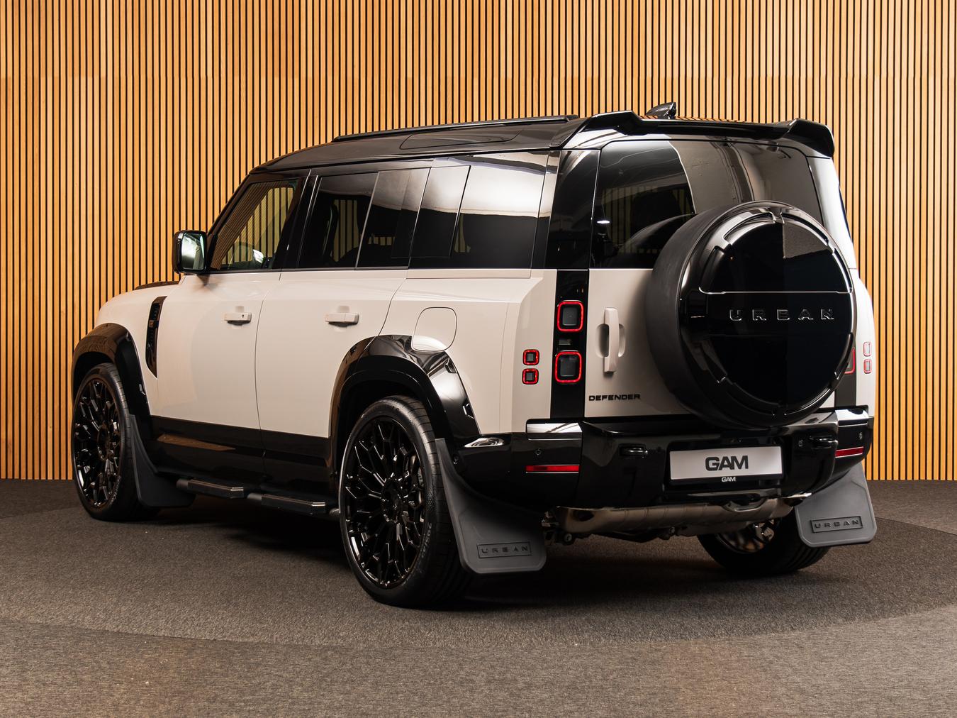Land Rover Defender 110 X-Dynamic HSE P300e