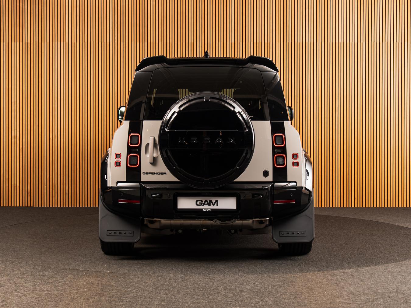Land Rover Defender 110 X-Dynamic HSE P300e