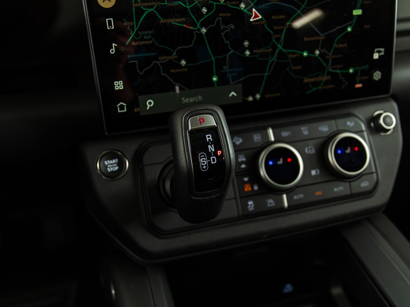 Land Rover Defender 110 X-Dynamic HSE P300e