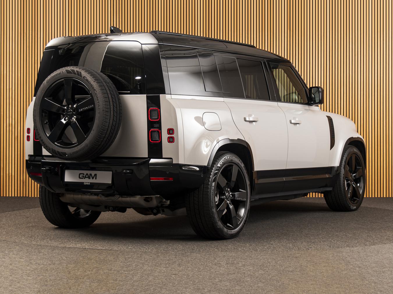 Land Rover Defender 110 X-Dynamic HSE P300e