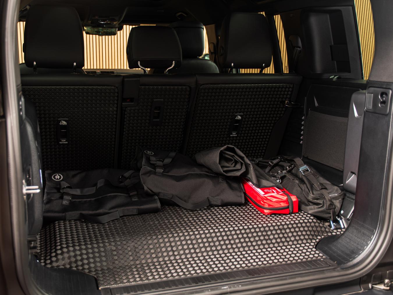 Land Rover Defender 110 X-Dynamic HSE P300e