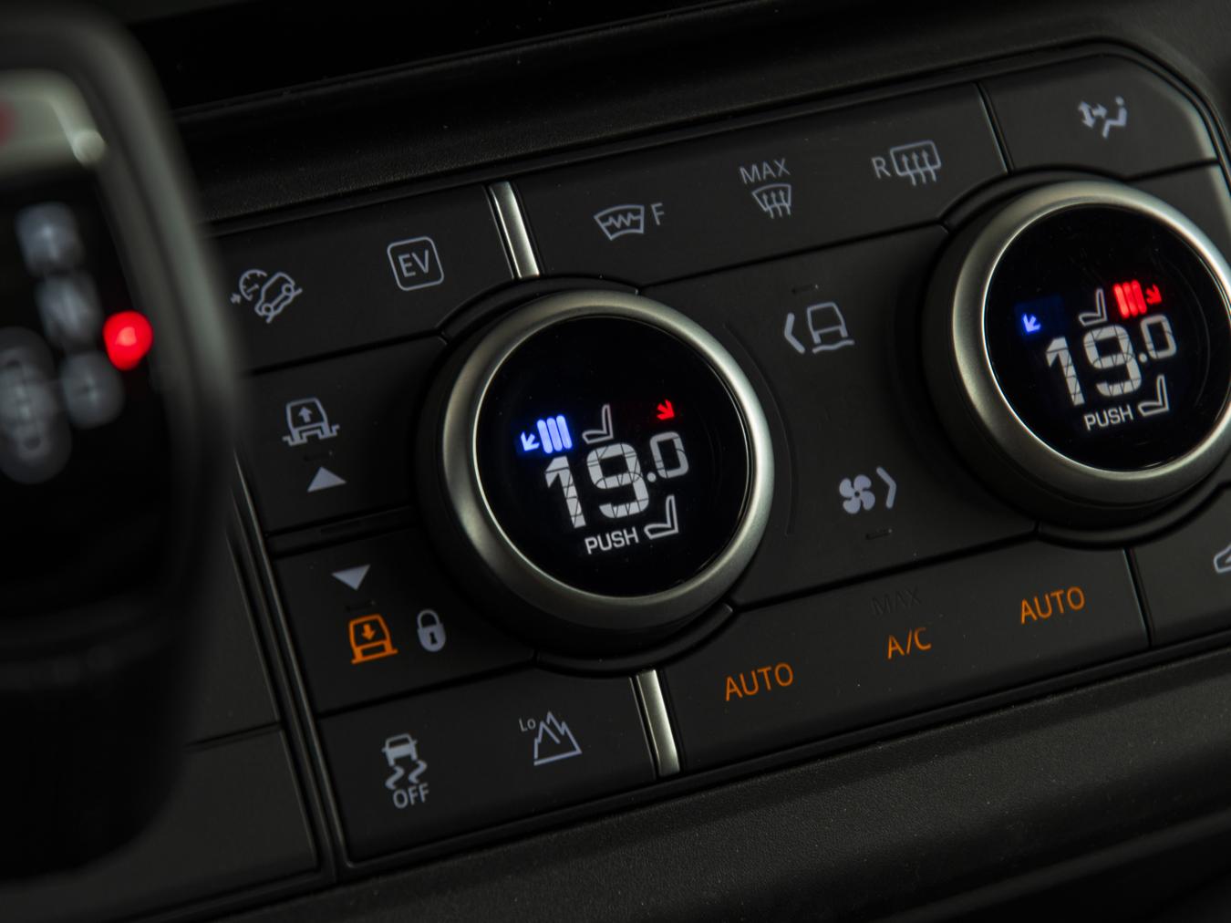 Land Rover Defender 110 X-Dynamic HSE P300e