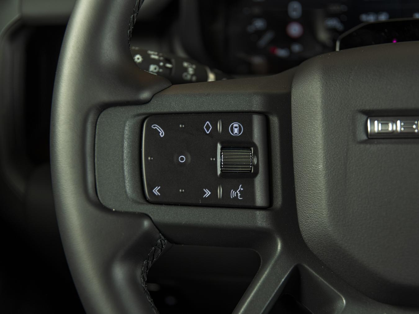 Land Rover Defender 110 X-Dynamic HSE P300e