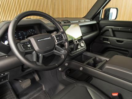 Land Rover Defender 110 X-Dynamic HSE P300e