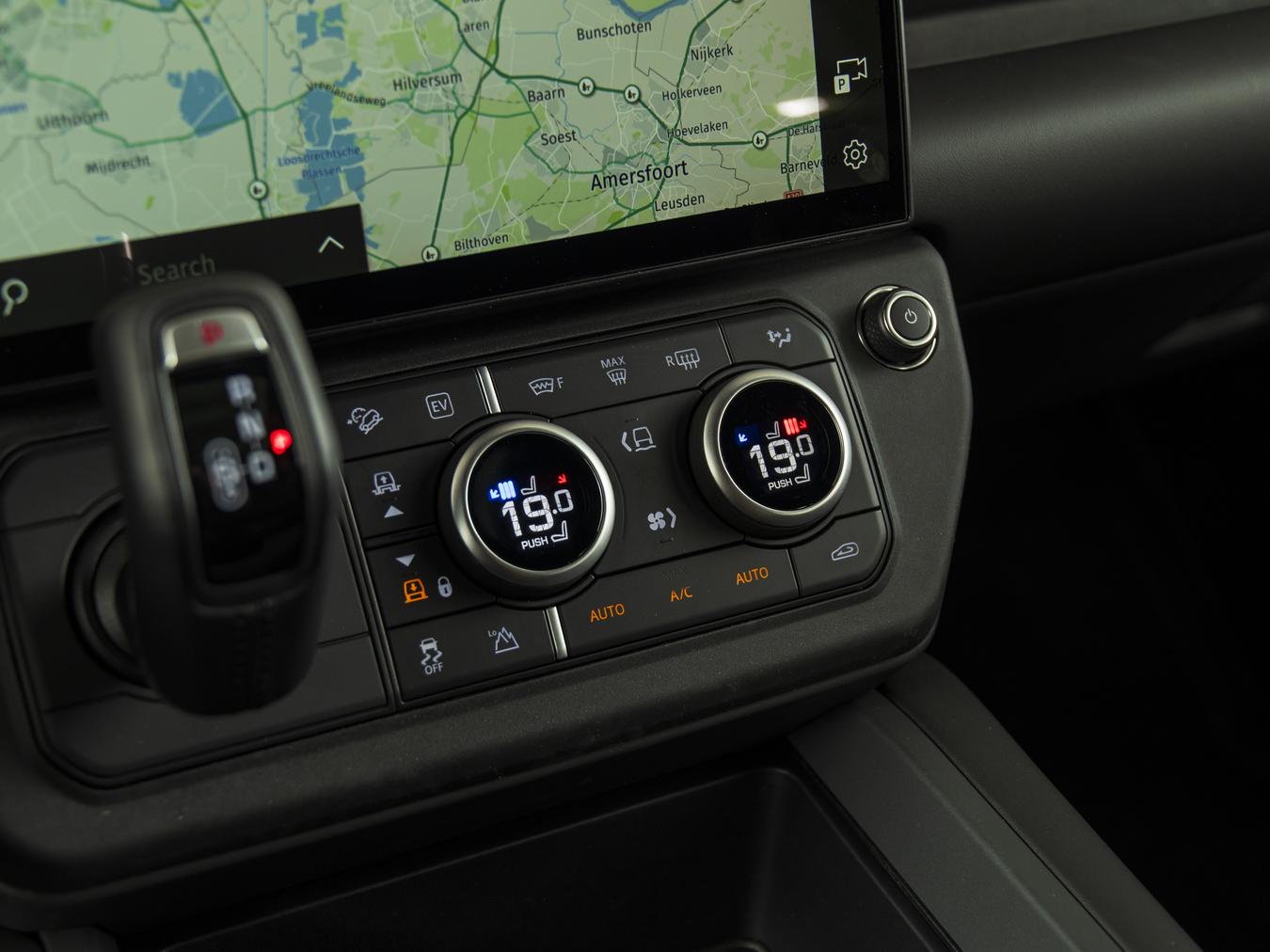 Land Rover Defender 110 X-Dynamic HSE P300e