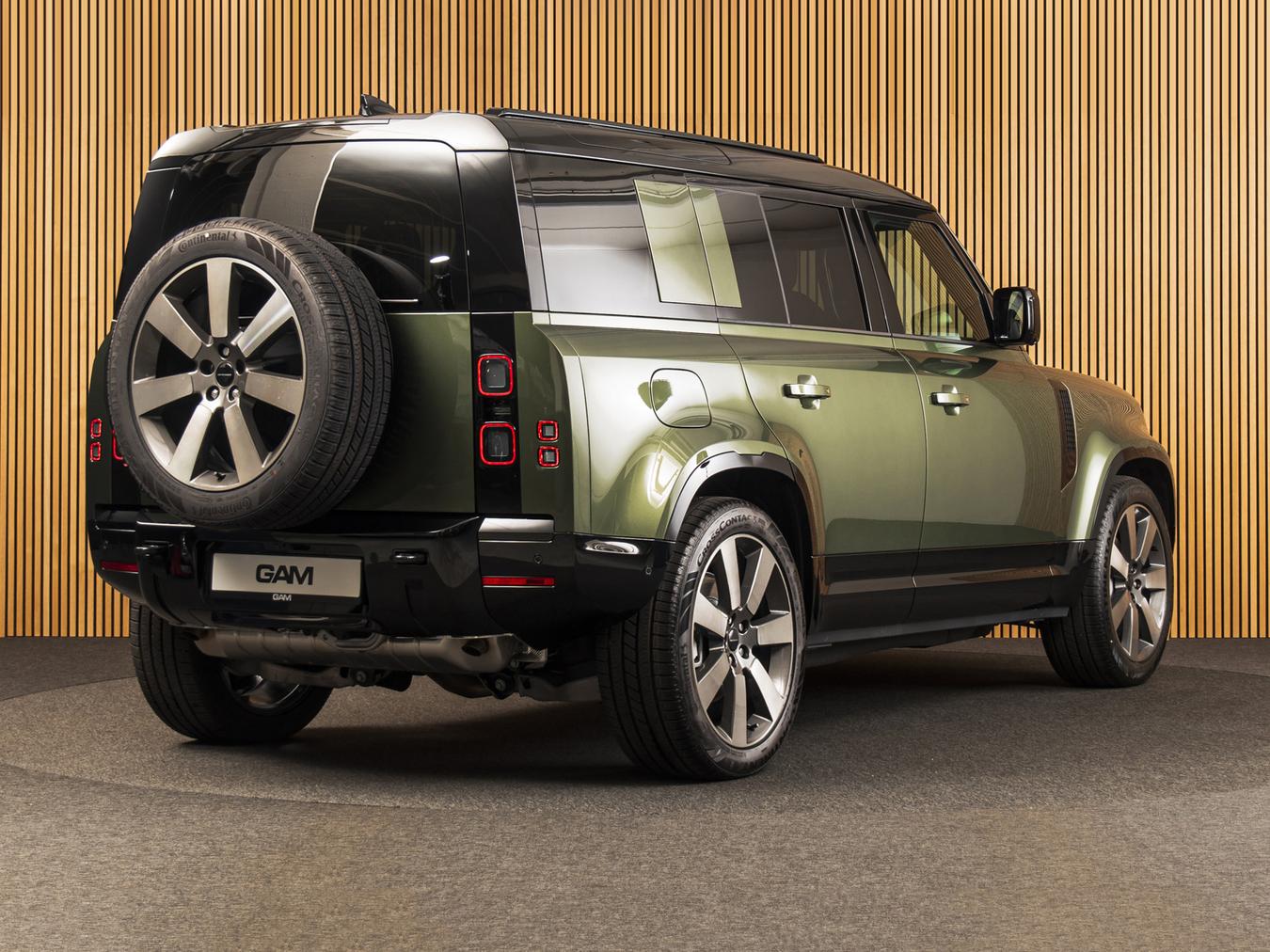 Land Rover Defender 110 X-Dynamic HSE P300e