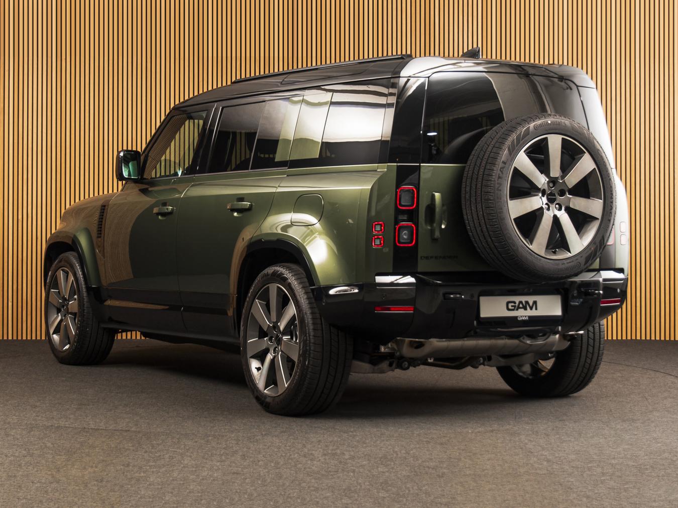 Land Rover Defender 110 X-Dynamic HSE P300e