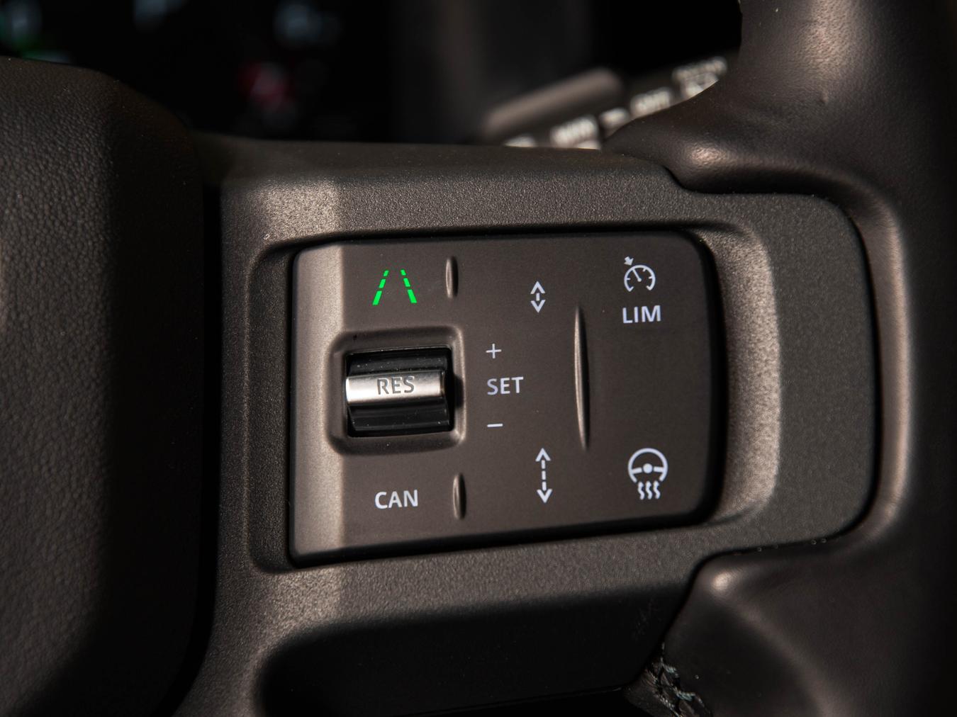 Land Rover Defender 110 X-Dynamic HSE P300e