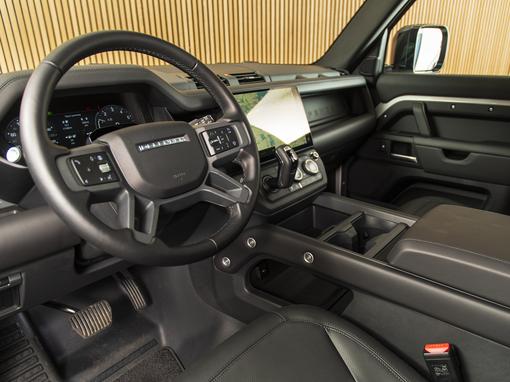 Land Rover Defender 110 X-Dynamic HSE P300e