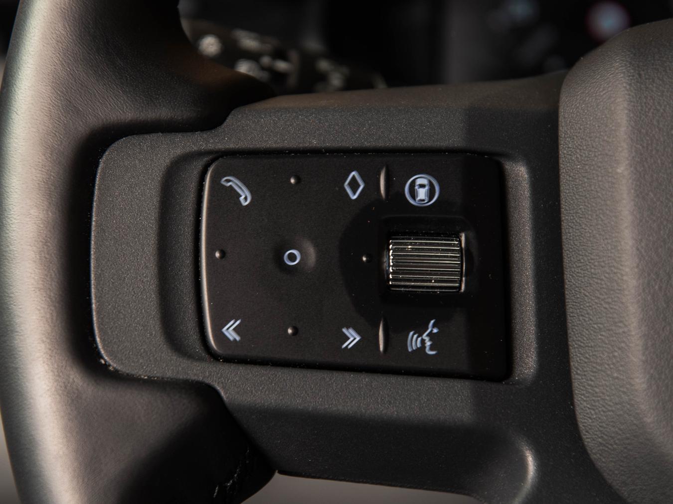 Land Rover Defender 110 X-Dynamic HSE P300e