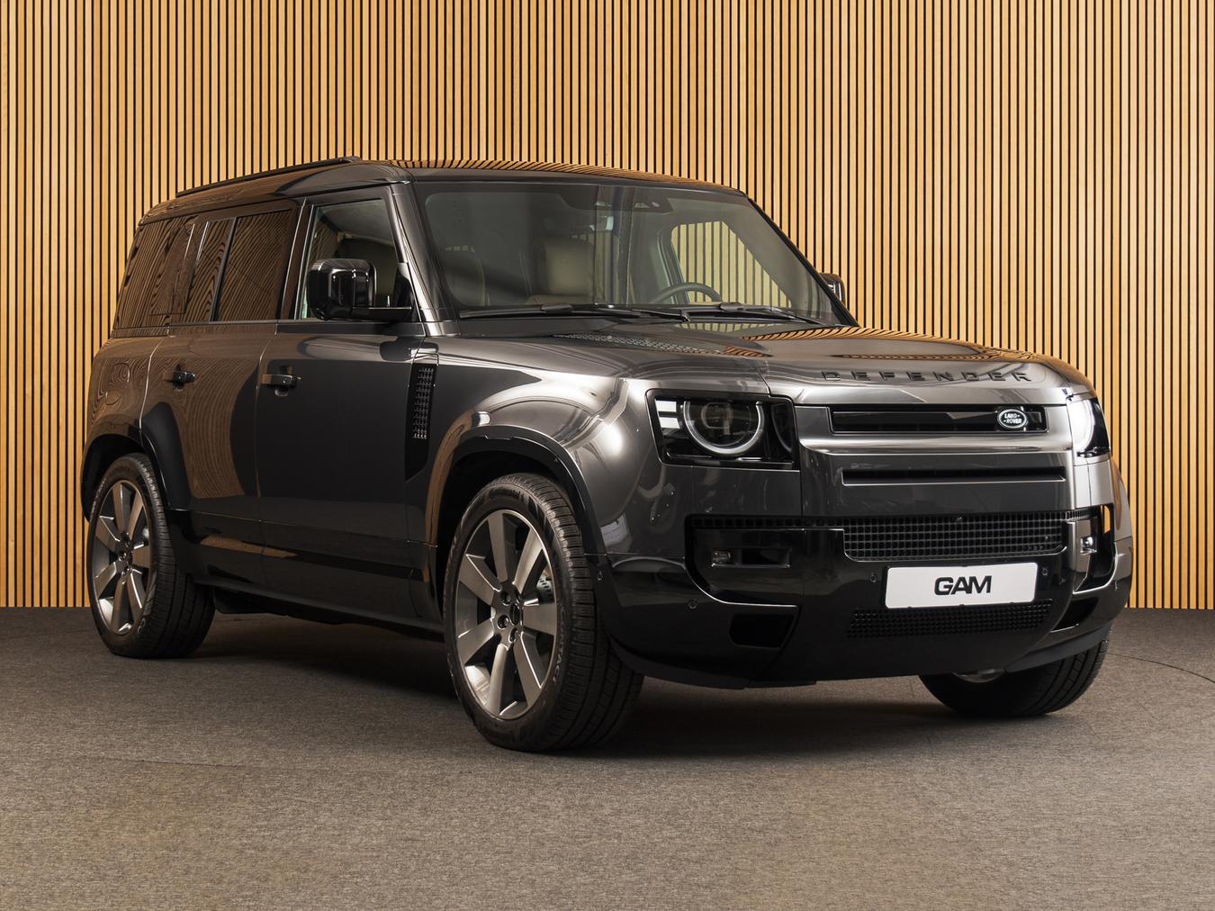Land Rover Defender 110 X-Dynamic HSE P300e