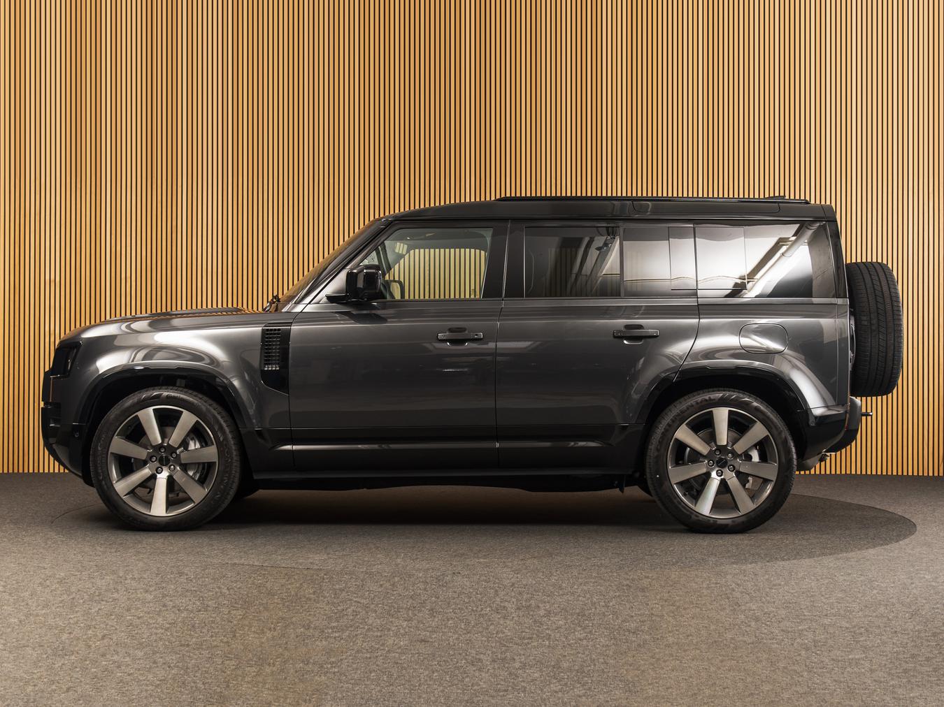 Land Rover Defender 110 X-Dynamic HSE P300e