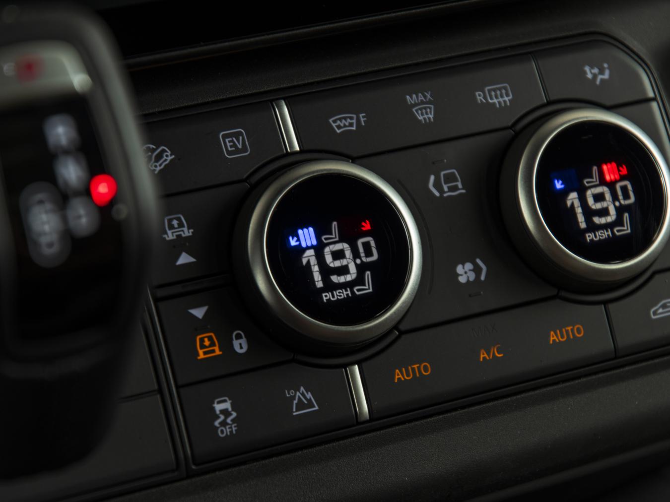 Land Rover Defender 110 X-Dynamic HSE P300e